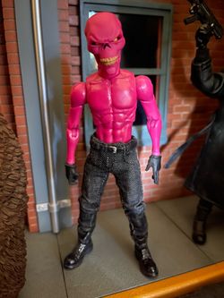 Mezco pink skull