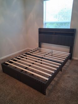 Queen size bed with 2  drawers