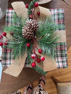 NWT Christmas present decor