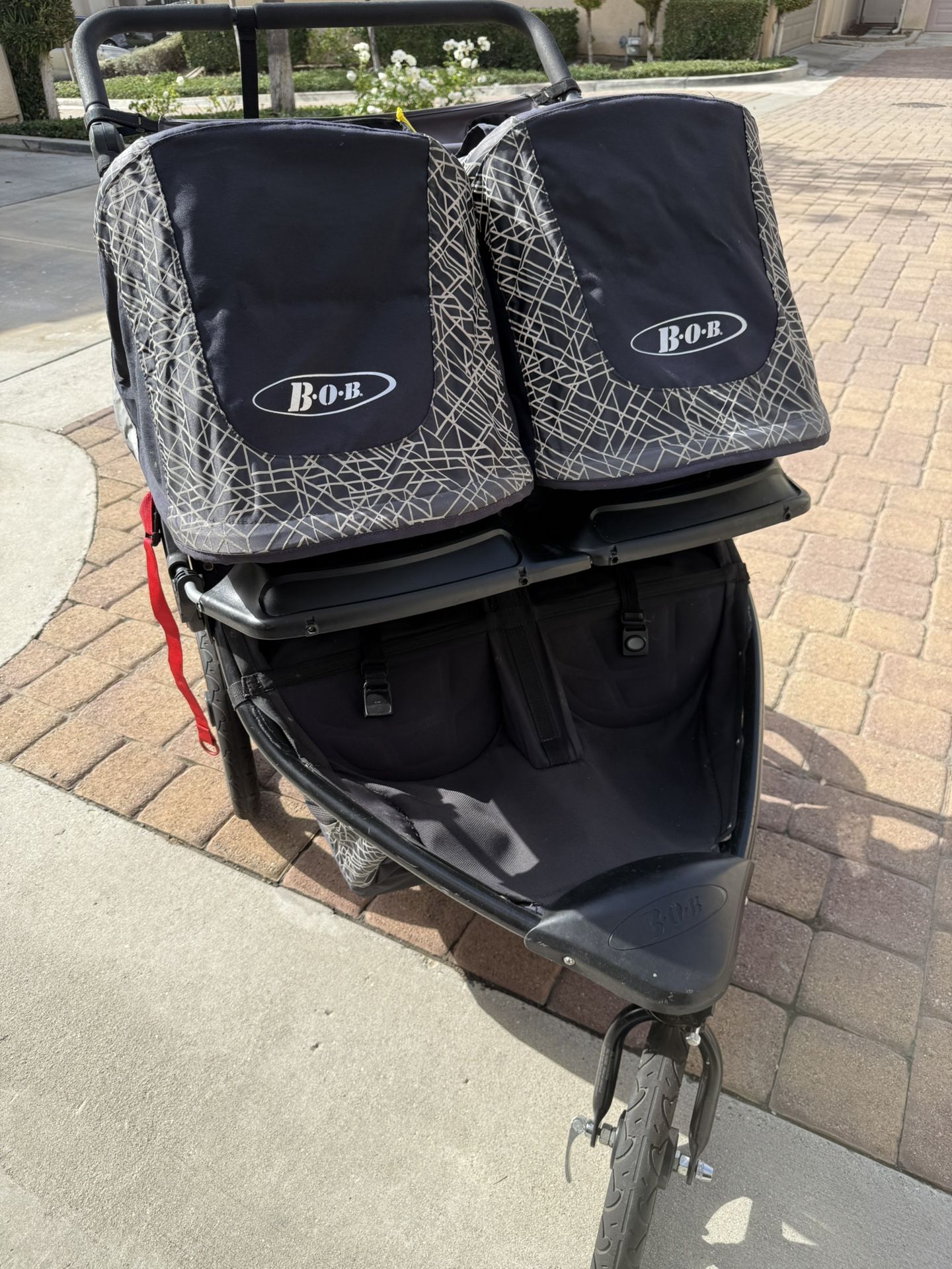 BOB Revolution Flex 3.0 Duallie Jogging Stroller, Lunar Black