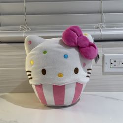 Hello Kitty Cupcake Plush 11” Sanrio GUND Stuffed Animal New With Tags