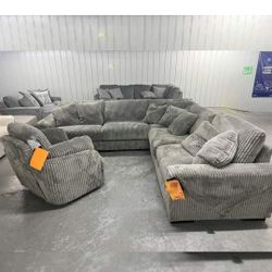 Lindyn 5-Piece Sectional 