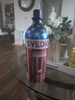 EMPTY Svedka Spirit Edition Vodka large bottle 1.75 L patriotic crafts America