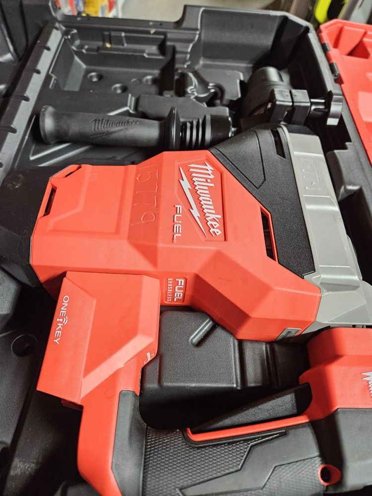 MILWUAKEE M18 FUEL BRUHLESS SDS DEMOLITION COMBINATION NEW TOOL ONLY