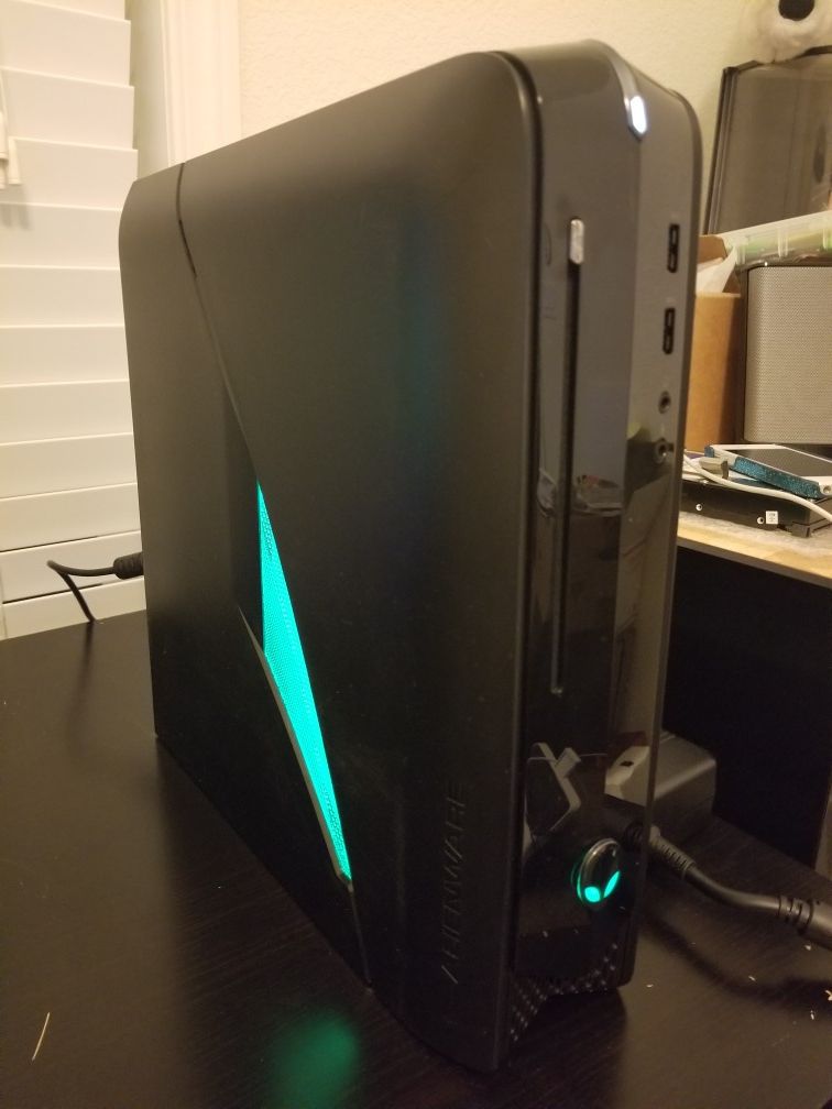 Alienware X51 R2 with Dual Monitors & Intel i5 Processor