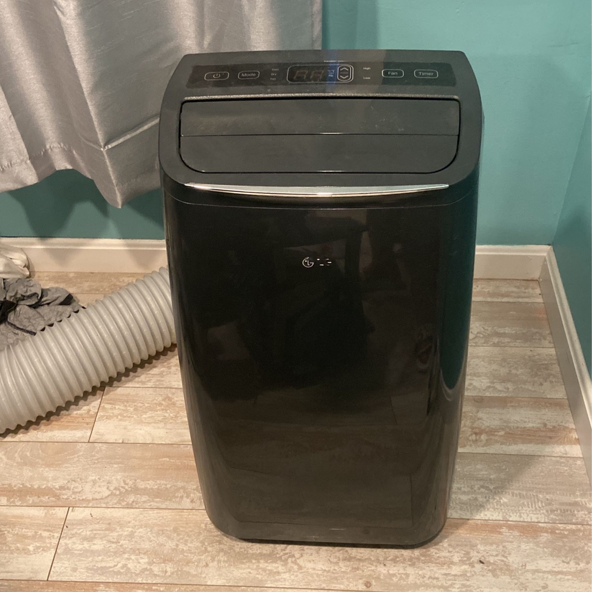 LG Portable Air Conditioner 