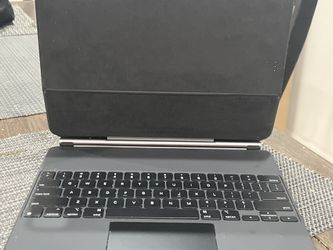 Ipad Pro 12.9 4th Gen With Keyboard 