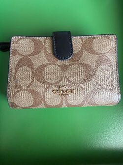 Coach Medium Corner Zip Wallet