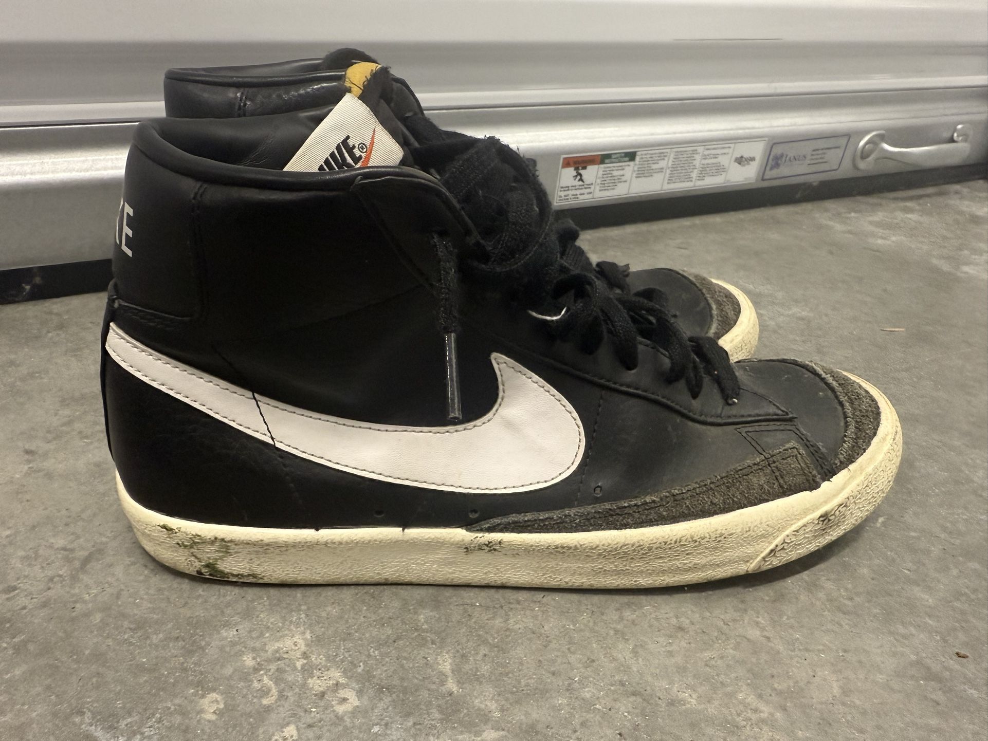 Nike Blazer ‘77 Vintage Men’s Size 10 Mid Black Sail Sneakers Shoes