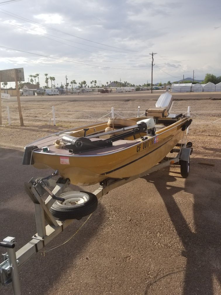 1970 Ouachita 169 with 50hp outboard