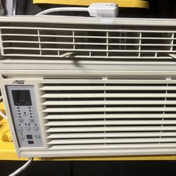 Window Air Conditioner 8000 BTU 