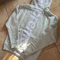Supreme Hoodie 