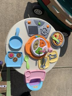 Fisher Price Servin’ Surprises Play Kitchen & Table Oven Magic Serving Tray