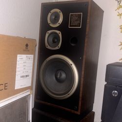 Marantz SP-1000 Speakers