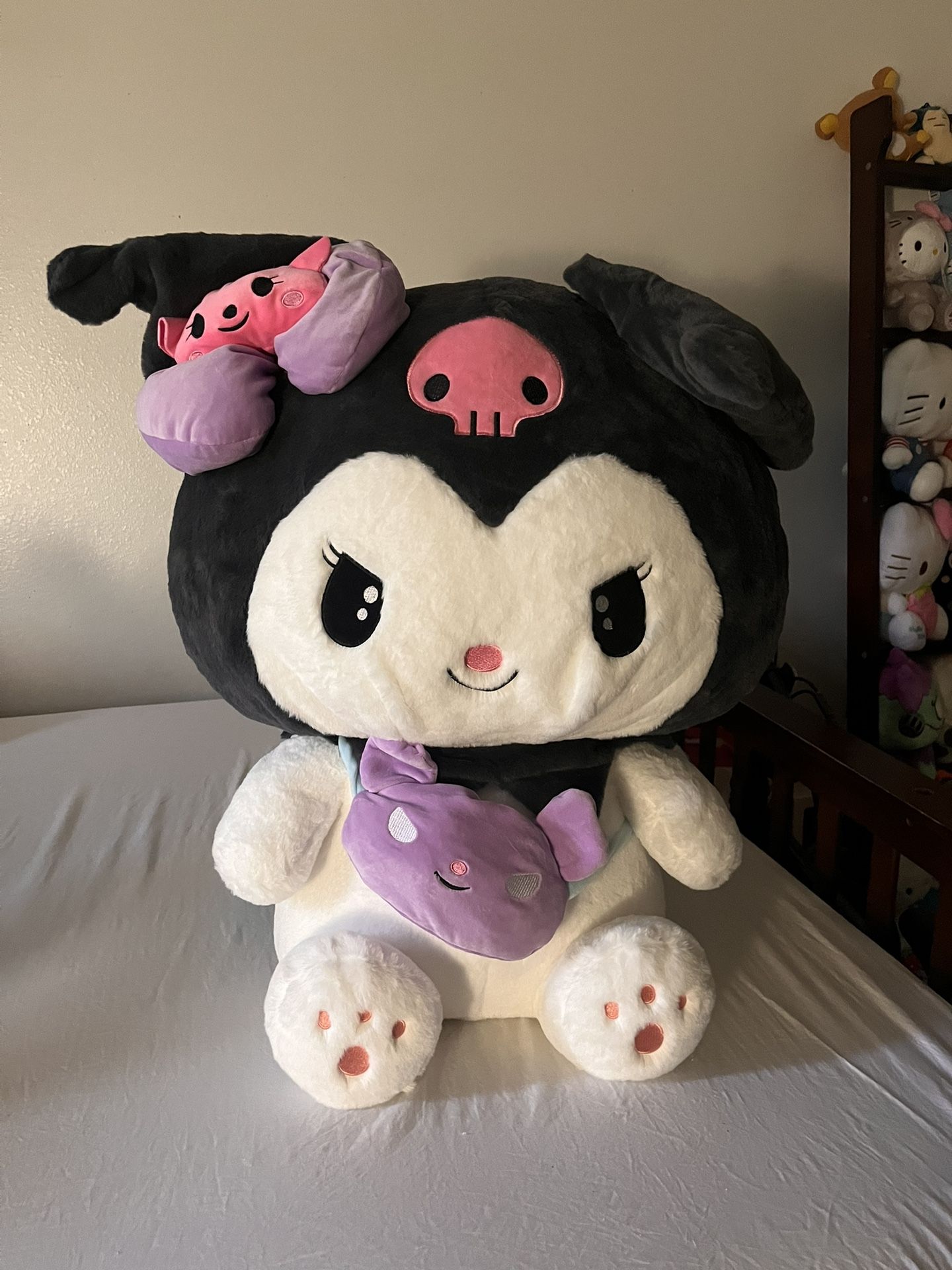 JUMBO KUROMI 💜 $75!! 