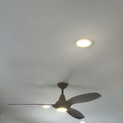 ✨ Modern 3-Blade Ceiling Fan with Integrated LED Light ✨