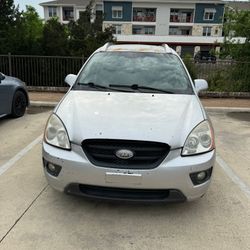 2007 KIA Rondo