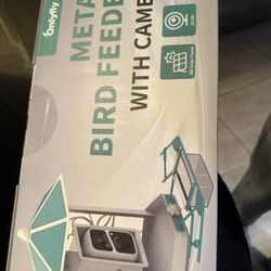 Metal Bird Feeder With Camera