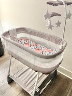 Bassinet / Brand new bed side bassinet