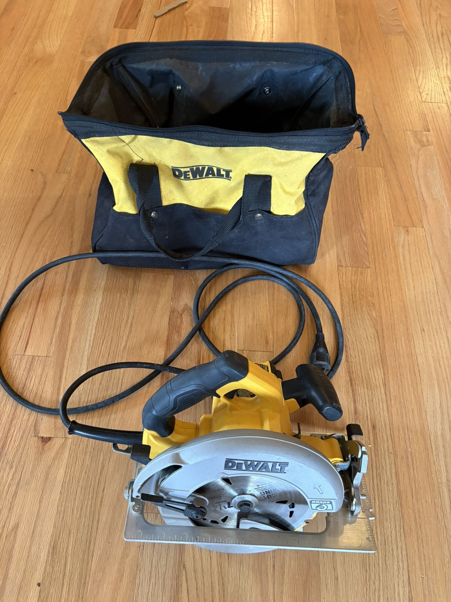 DeWalt Circular Saw - TRADE OR SALE