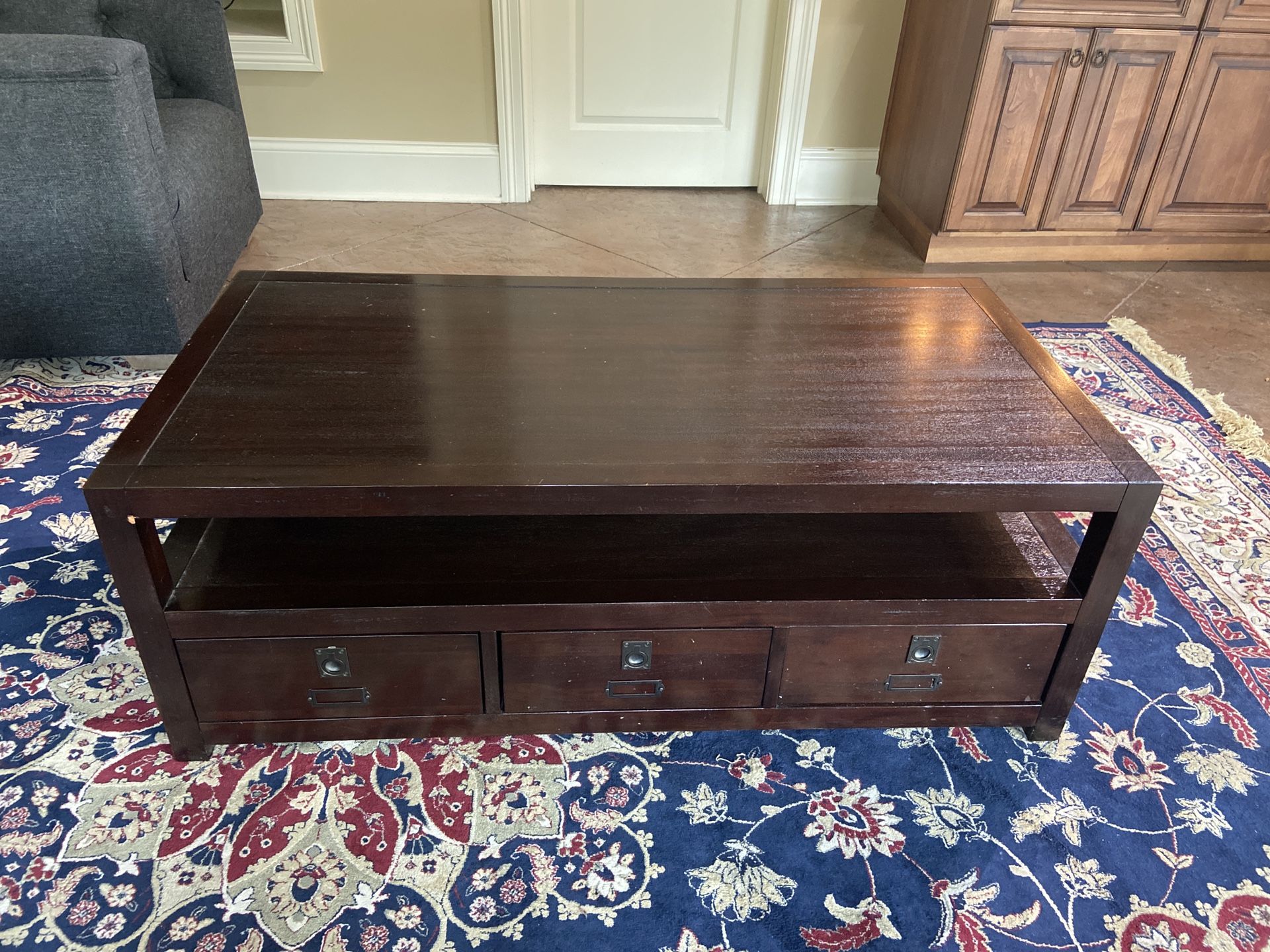 Pottery Barn Rhys Coffee table & end table set for Sale in Knoxville