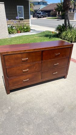Long dresser