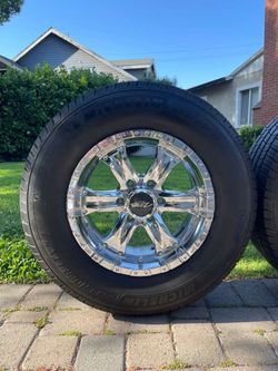 6 Lug Nut Rims & TIRES/ Rines & LLANTAS De 6 birlos (6x5.5) Size: 17” VERY LIGHT