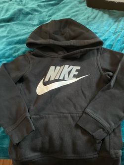 Boys Nike pullover - size M/6