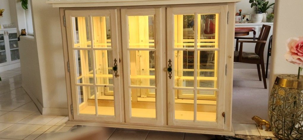 Hutch Cabinet Curio With Glass Shelves