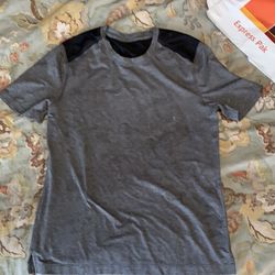 Lululemon Mens tee (M)