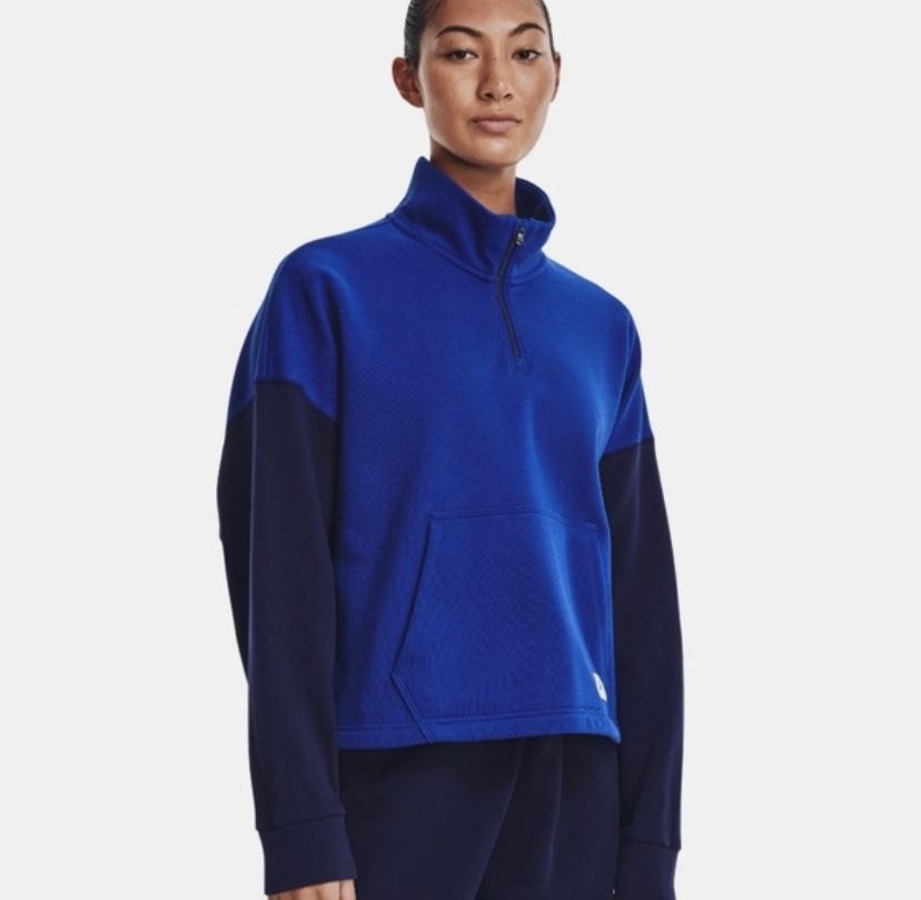 In great condition Women's UA Playback Fleece Oversized ¼ Zip size XL Textured cotton-blend fleece is light, tough & breathable Soft, brushed inside