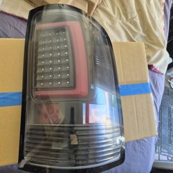 2007 - 2013 GMC OR CHEVY PICK UP REAR TAIL LIGHTS USED