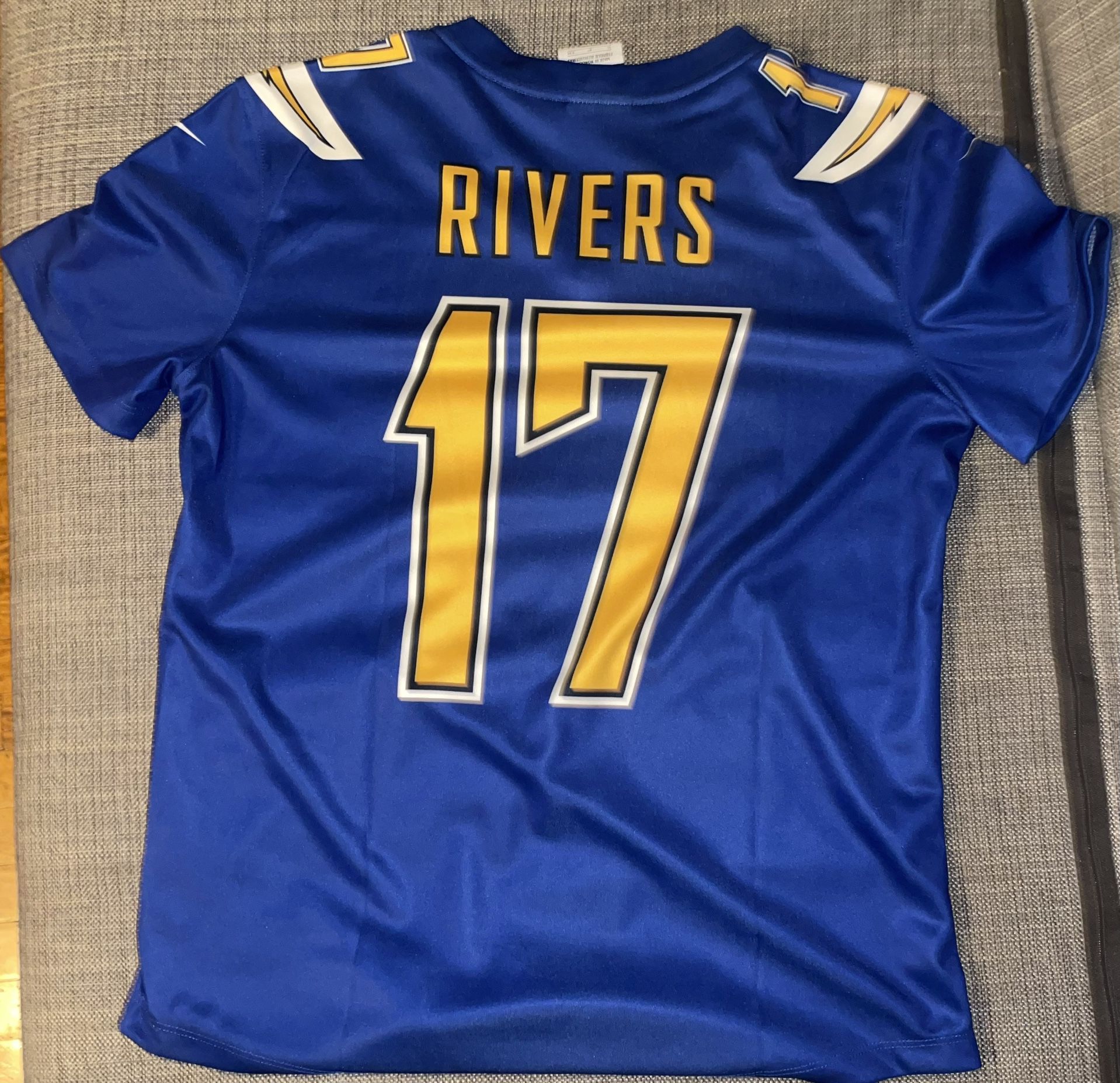 On Field Women's Nike Dri-Fit Los Angeles, Chargers Jersey! for Sale in  Long Beach, CA - OfferUp