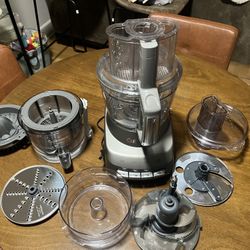 Cuisinart Food Processor And Juicer Attachment 