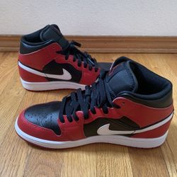 Nike Men Sz 8 Air Jordan 1 Mid Gym Red/Black/White DQ8426-061, Like New