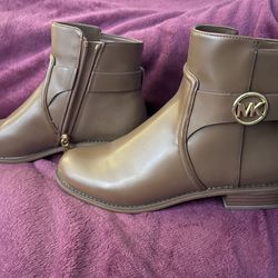 New! 7M Michael Kors Ankle Boots