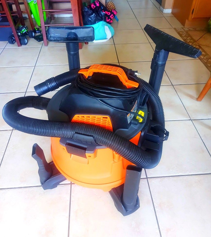 RIDGID 14 Gallons 6 Peak HP Wet / Dry Shop Vacuum