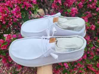 Brand New Hey Dude's Womens SZ 9