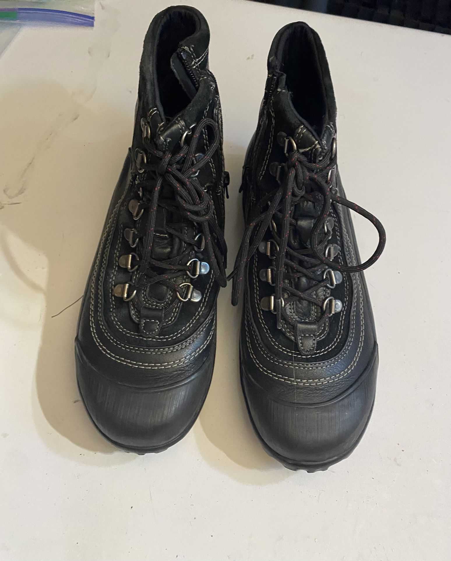 Ladies 7.5 Black, Clark’s Muckers Boots