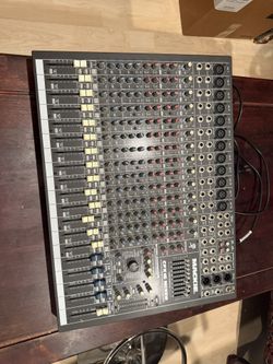 Mackie CFX 16 Mixer