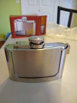 Belt buckle flask. New in box!