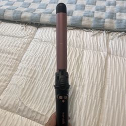 BRAND NEW CURLER WAVYTOK