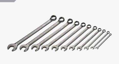 Craftsman  32 piece and 5 piece (large Wrench )