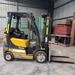2009 Yale 5000 lbs capacity forklift