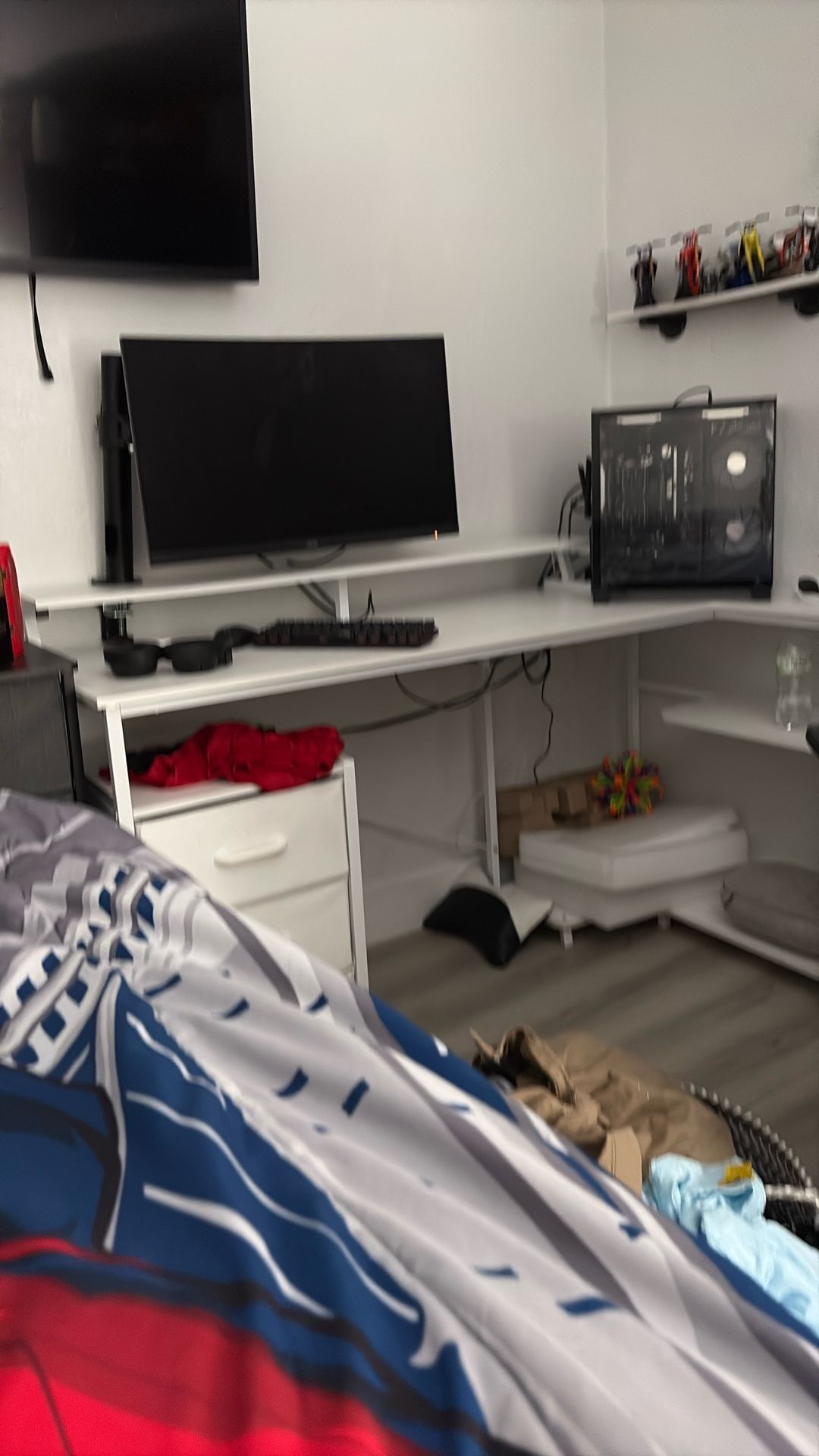 White Desk