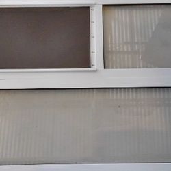 Brand New PetSafe Sliding Glass Dog Door Insert - Size Large 