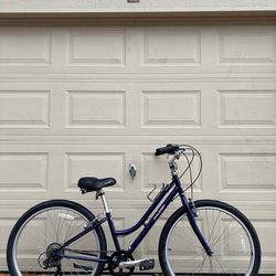 Raleigh's Venture Women’s Step-Thru Comfort Bike – XS Frame - Aluminium Bicycle