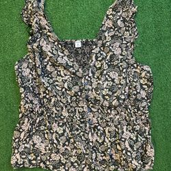 Old Navy Black floral print blouse with ruffles and button-up front size XXL 