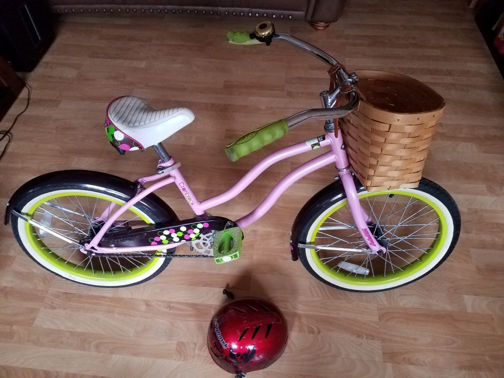 Girls bike w basket and helmet