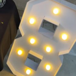 Number 8 Light Up Marquee For Party